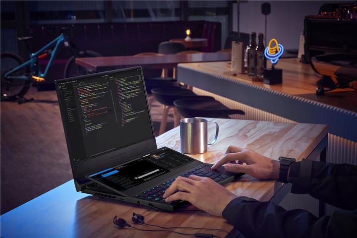 Actual product image ASUS ROG Zephyrus Duo 15 SE (15.60", AMD Ryzen 9 5980HX, 32 GB, 2000 GB, CH)