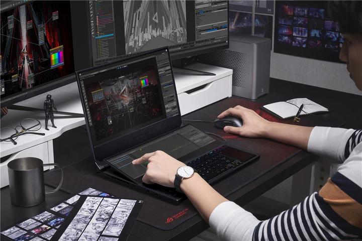 Actual product image ASUS ROG Zephyrus Duo 15 SE (15.60", AMD Ryzen 9 5980HX, 32 GB, 2000 GB, CH)