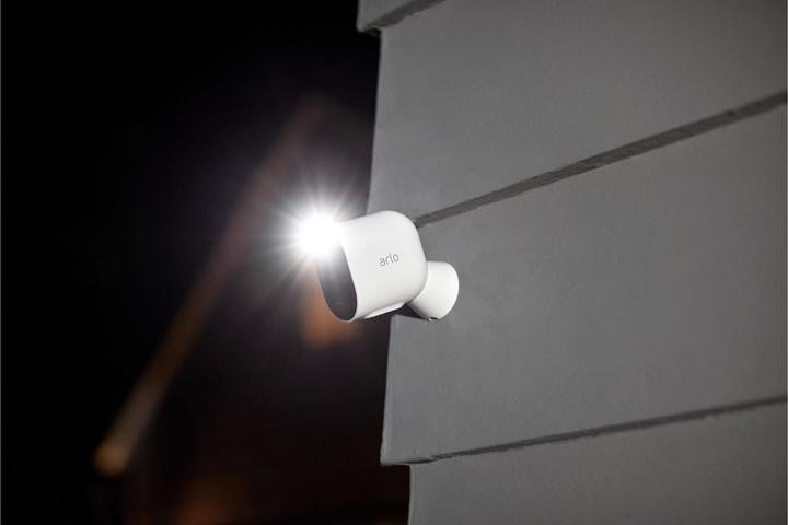 Actual product image Arlo Pro 4 Spotlight, single camera white (2688 x 1520 pixels)