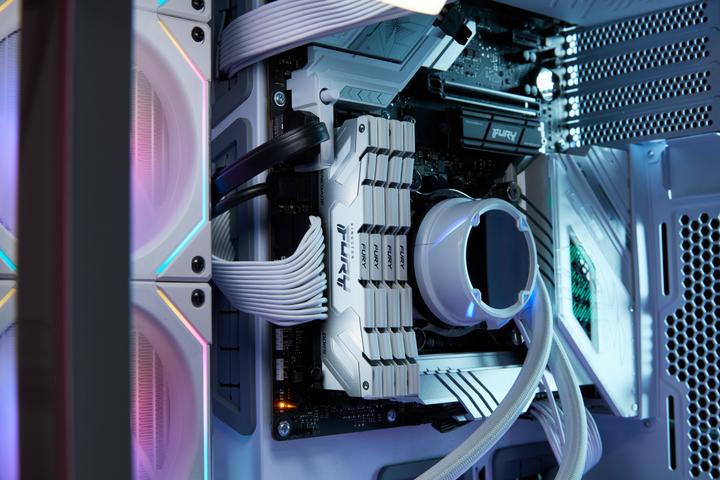 Produktbild Kingston 48GB 8800MT/s DDR5 CL42 CUDIMM Kit of 2 FURY Renegade White (2 x 24GB, 8800 MHz, DDR5-RAM, DIMM)
