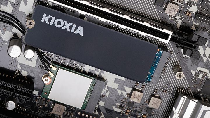 Actual product image Kioxia Exceria HeatSink (4096 GB, M.2 2280)