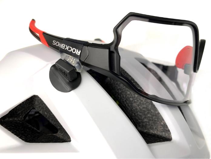 Produktbild StiQx Magnetische Brillenhalterung, schwarz/transparent, Grösse M (Bügelumfang 17-38mm)