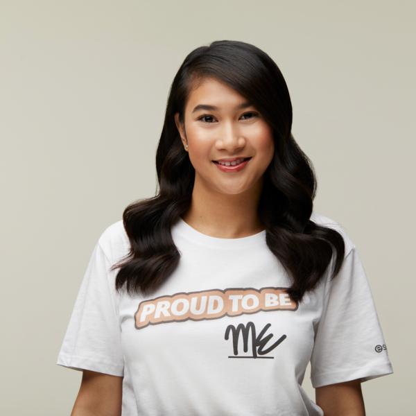 Produktbild essence Pretty Natural Hydrating Foundation (080 Cool Chai)