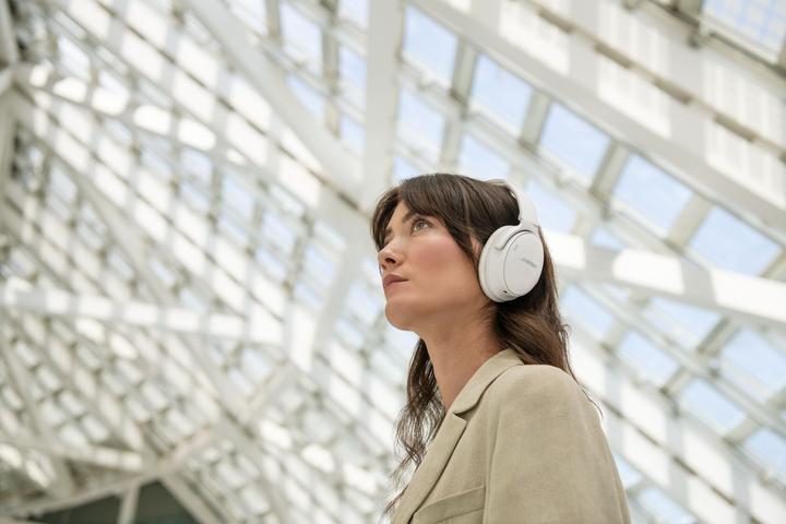 Actual product image Bose QuietComfort 45 (ANC, 22 h, Cable, Wireless)