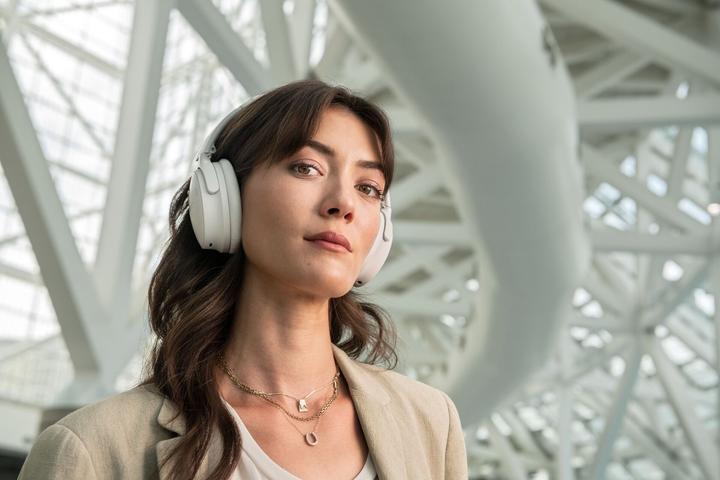 Actual product image Bose QuietComfort 45 (ANC, 22 h, Cable, Wireless)