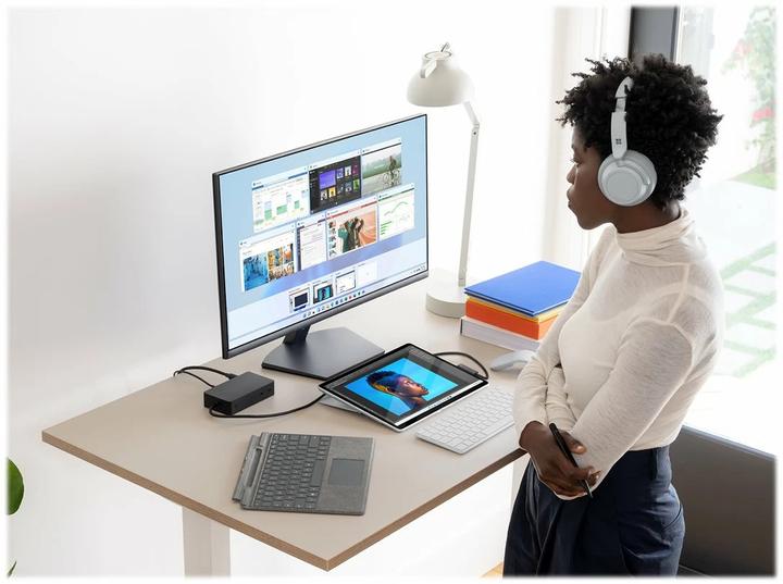 Produktbild Microsoft Surface Pro Signature Keyboard mit Slim Pen 2 (CH)