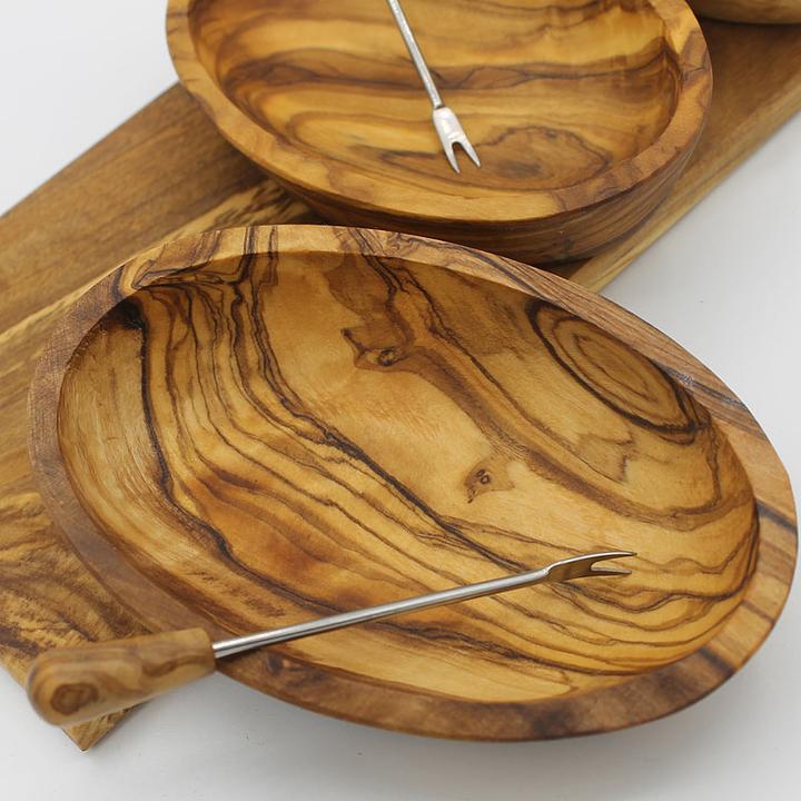 Produktbild Natura Punto Partyset Olive, 1 rechteckiges Brett, 4 ovale Schalen, 4 Gabeln