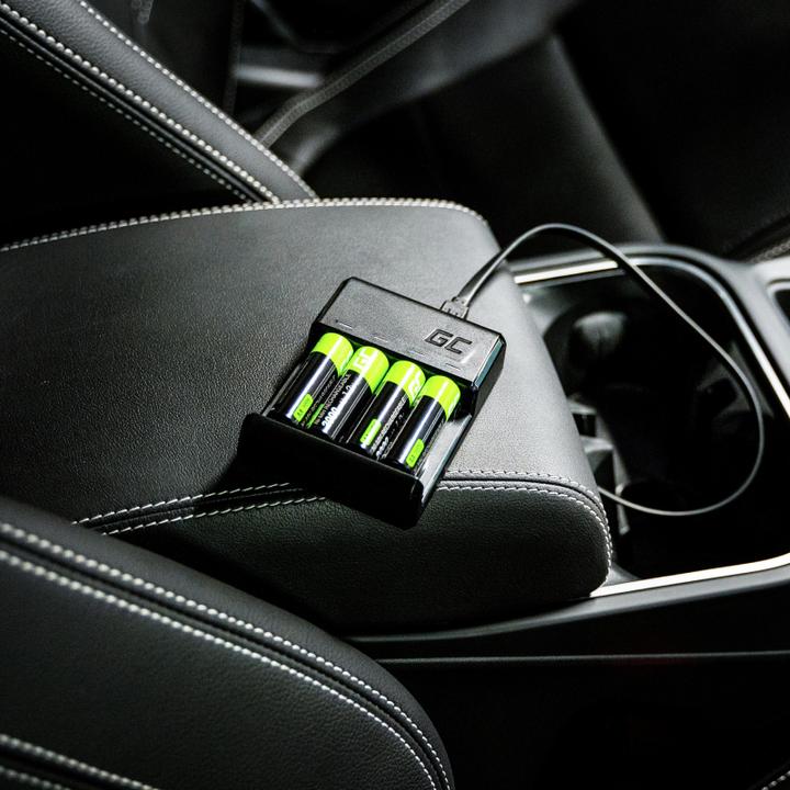 Actual product image GreenCell VitalCharger Set with 2x AA 2000mAh & 2x AAA 800mAh Batteries (4 pcs., AAA, AA, 2000 mAh, Battery + charger)