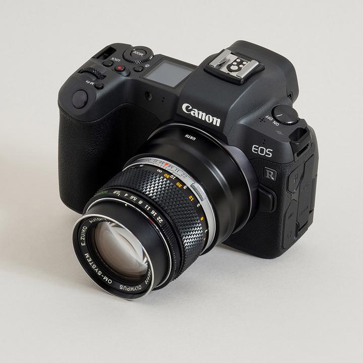 Produktbild Urth Lens Mount Adapter: Compatible with Olympus OM Lens to Canon RF Camera Body