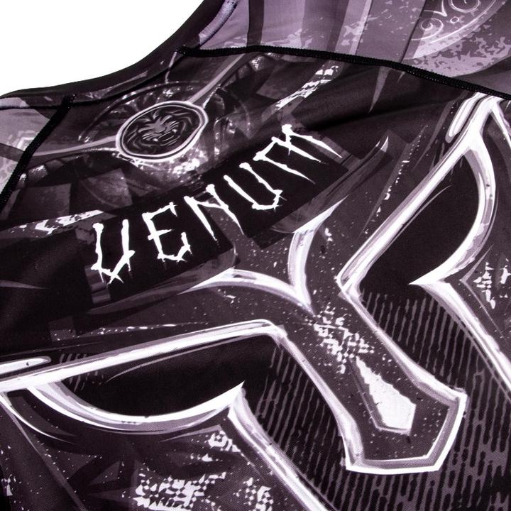 Actual product image Venum Gladiator 3.0 Rashguard - Black-White - Long Sleeves (XL)