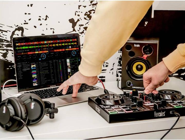 Actual product image Hercules DJ Learning Kit MK2
