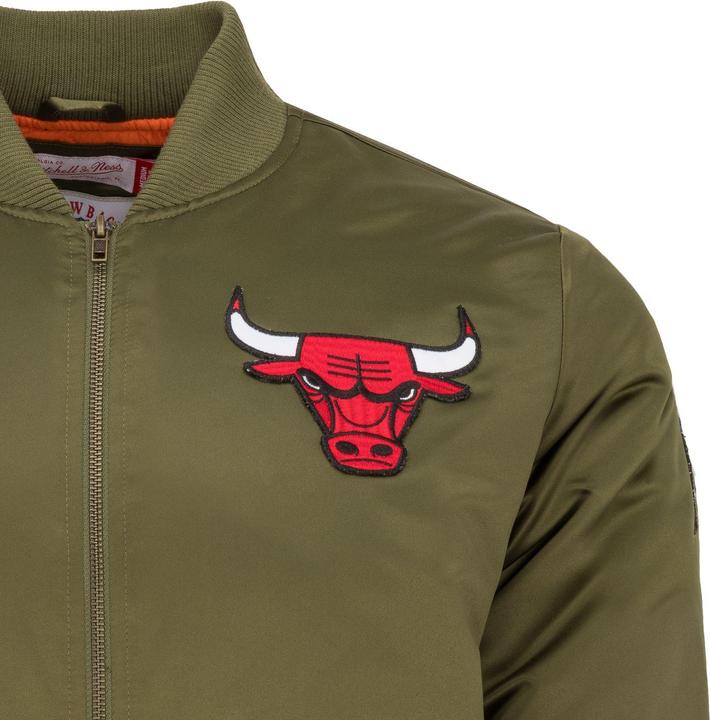 Immagine prodotto Mitchell & Ness Bomber in raso M&N - PATCHES Chicago Bulls oliva - L (L)