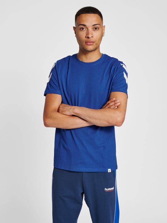 Actual product image hummel Legacy Chevron T-Shirt (L)