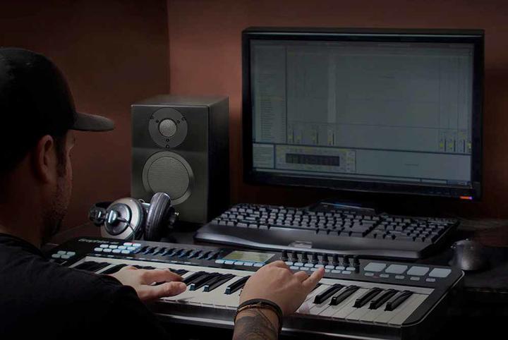 Produktbild Samson MediaOne BT4