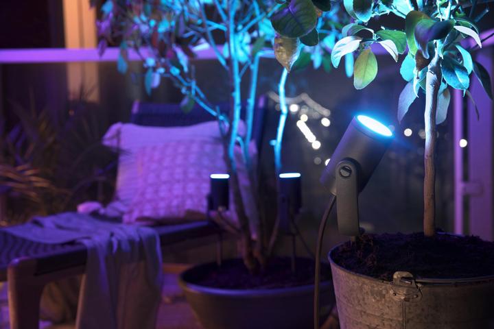 Produktbild Philips Hue Lily Basis (640 lm, IP65)