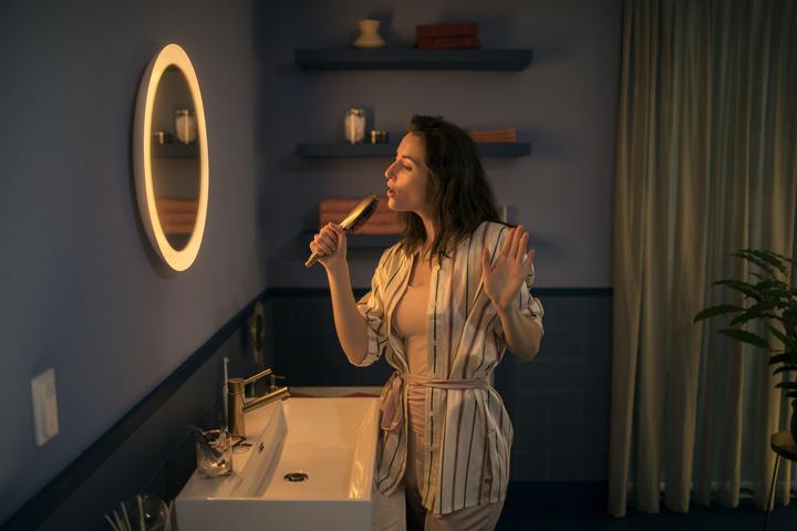 Actual product image Philips Hue myBathroom Adore Basis BT (2400 lm)