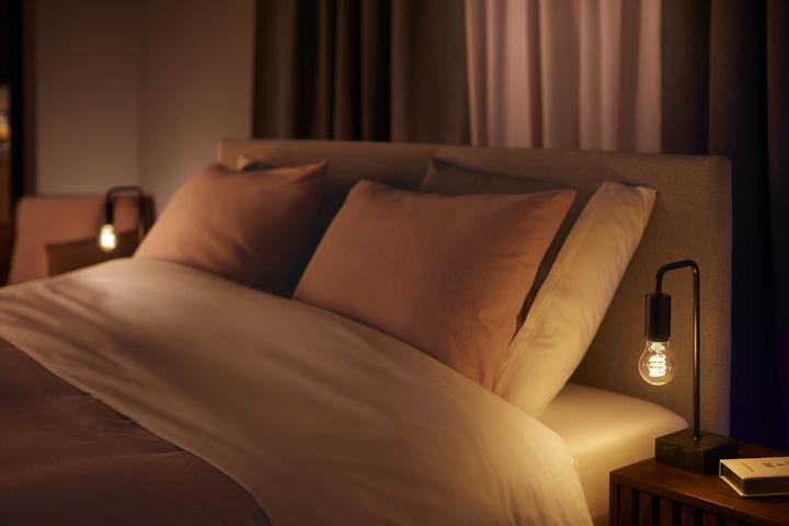 Produktbild Philips Hue White Ambiance (E27, 7 W, 550 lm, 1 x, G)