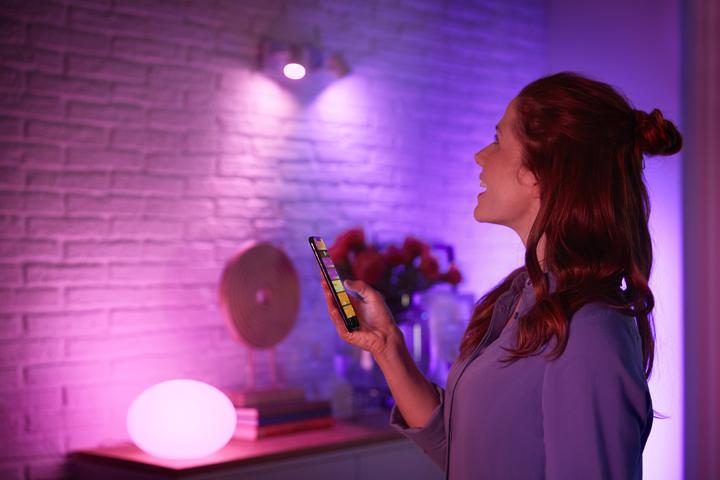 Immagine prodotto Philips Hue White & Color Ambiance BT (E27, 9 W, 1100 lm, 2 x, F)