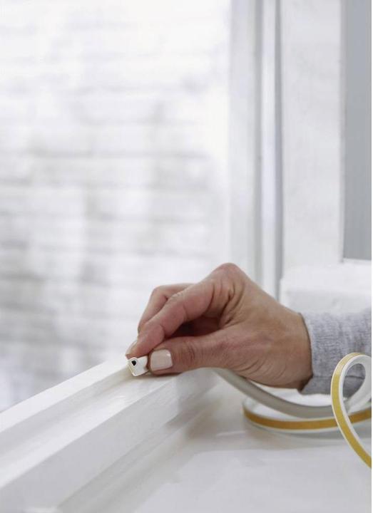Produktbild tesa 2x tesamoll CLASSIC P-Profil Fensterdichtung, Gummidichtung zum Isolieren, Zweierpack