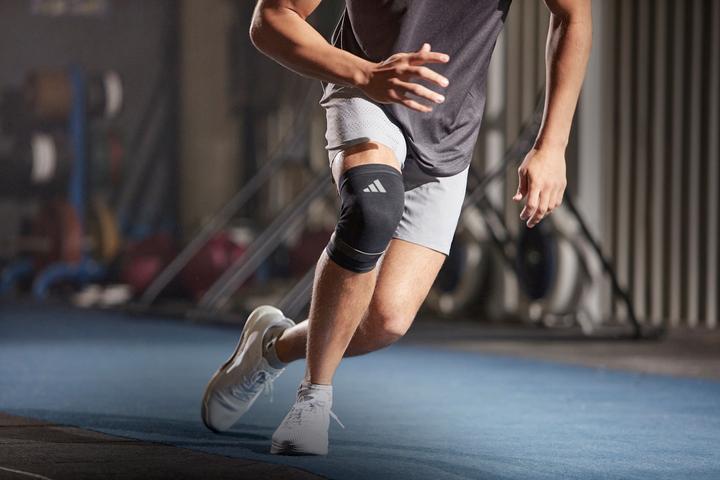 Immagine prodotto adidas Performance Knee Support (L, Ginocchiera, Esemplare unico)