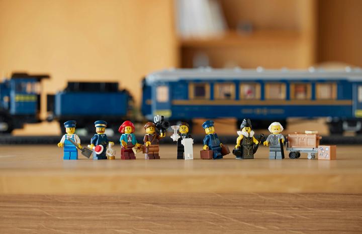 Actual product image LEGO 21344 The Orient Express (21344, LEGO Ideas, LEGO Rare Sets)