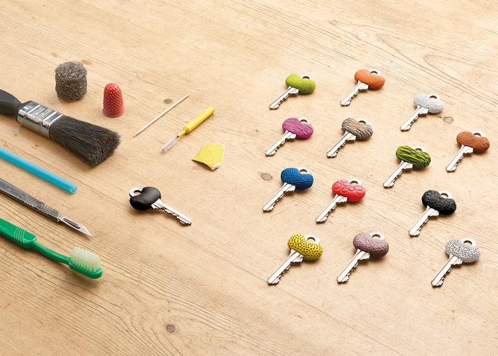 Immagine prodotto Sugru by tesa Sugru Mouldable All-Purpose Glue, pasta adesiva versatile per decorare, incollare e riparare (10.50 g, 323 ml)
