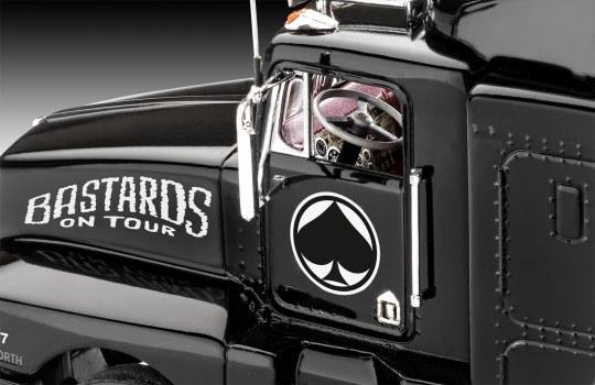 Actual product image Revell 07654 Tour Truck Motörhead Truck Model Kit 1:32