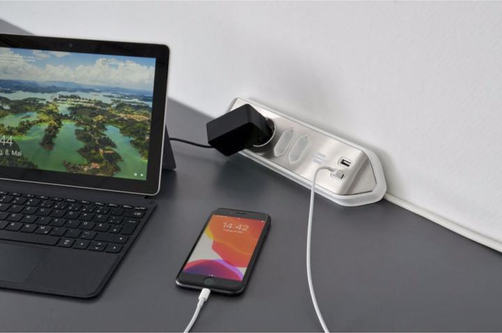 Actual product image Brennenstuhl Corner socket strip (4 x, CEE 7/16, USB, 2 m)