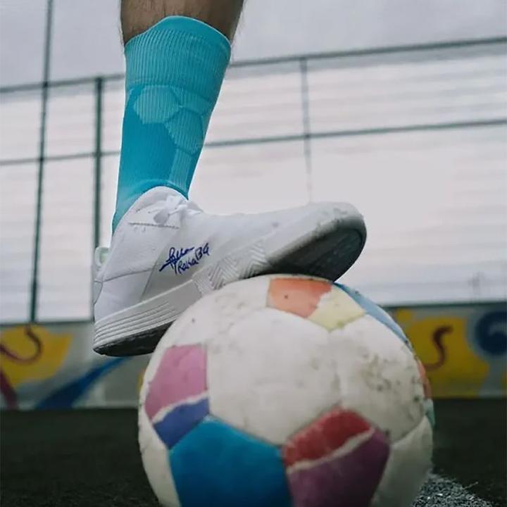 Immagine prodotto NovoSoxx Fussballsocken Gr. 42-47 Grip Socken Fussball Strümpfe GripSoxx Hellblau (42 - 47)