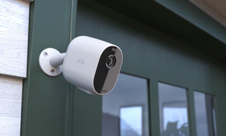 Produktbild Arlo Essential Spotlight Kamera 3er Set, weiss (1920 x 1080 Pixels)