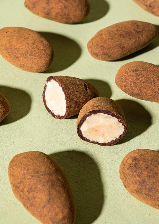 Produktbild KoRo Geröstete Mandelkerne in dunkler Schokolade mit Zimt (1000 g)