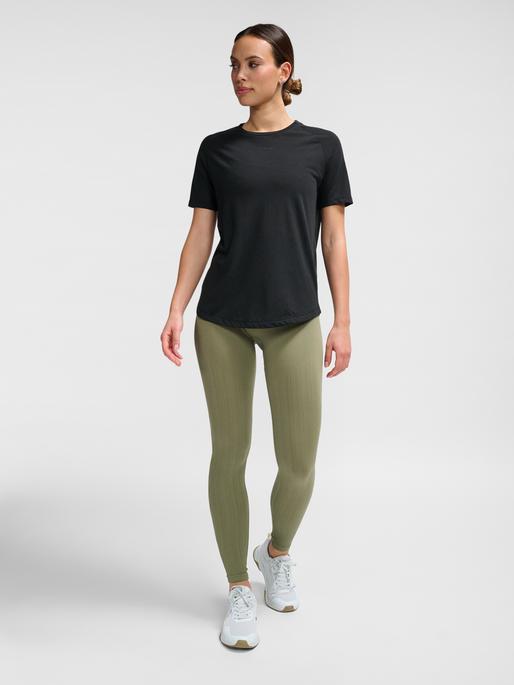 Actual product image hummel Mt Vanja T-Shirt (S)