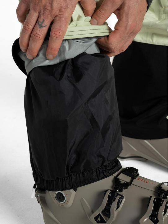 Actual product image Armada Coveted 3L GTX Bib (S)