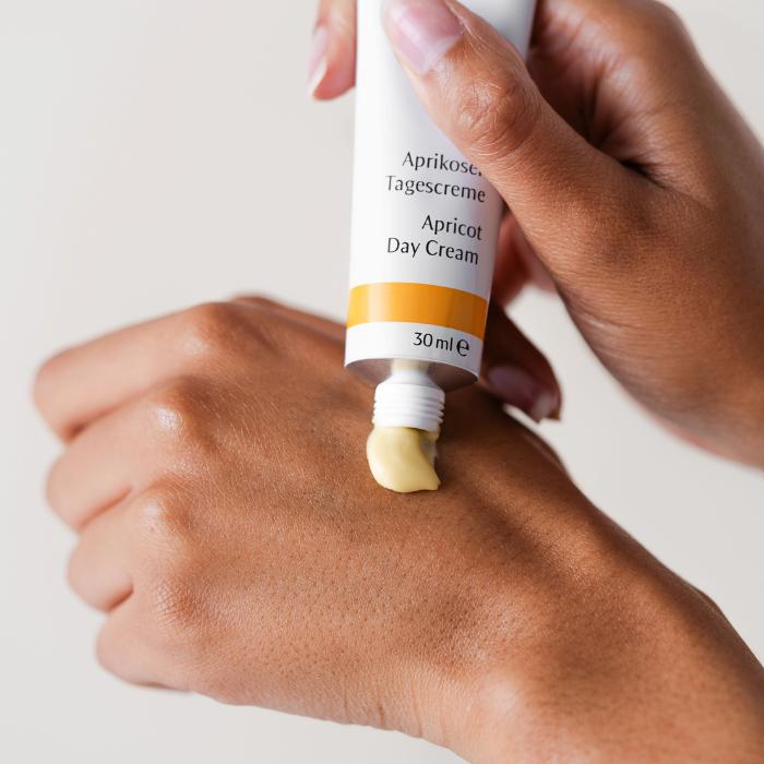 Actual product image Dr. Hauschka Apricots (30 ml, Day cream)