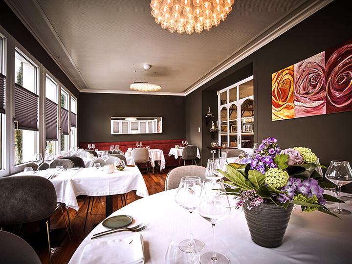 Image du produit Smartbox Menu gastronomique 6 plats pour 2 au restaurant La Chaumière (2 pers.)