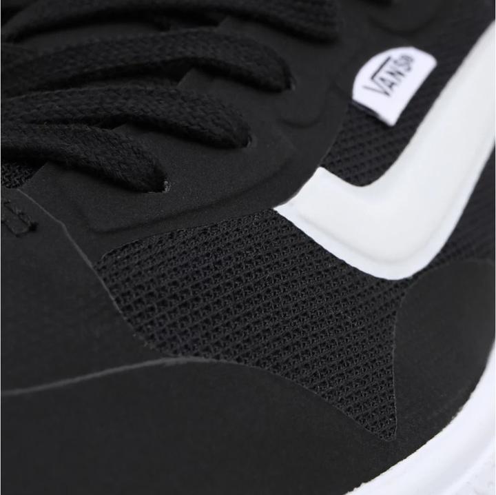 Actual product image Vans UltraRange EXO (38)