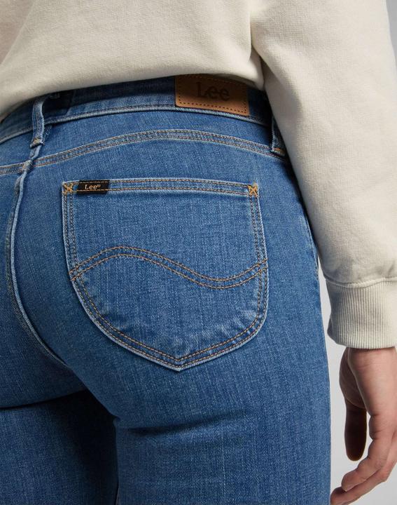 Actual product image Lee Scarlett (25)
