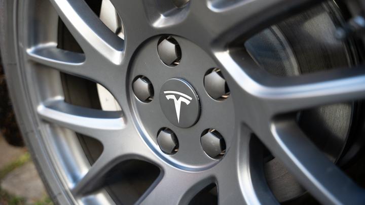 Produktbild Made4EV Radmutterabdeckungen (20x) für alle Tesla Modelle