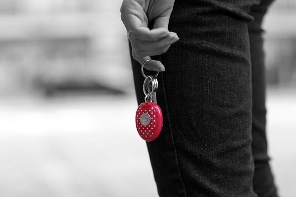 Produktbild Ila Pebble - Alarm für den Schlüsselbund ROT
