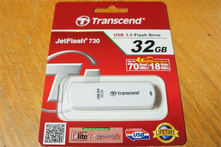 Actual product image Transcend JetFlash 730 (32 GB, USB-A)