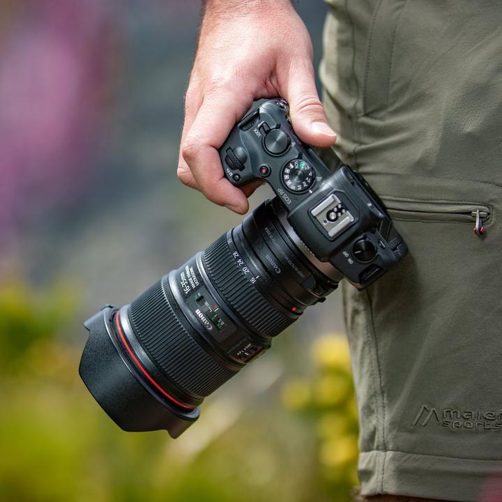 Actual product image Canon EOS RP + Adapter EF-EOS R (26.20 Mpx, Full frame)