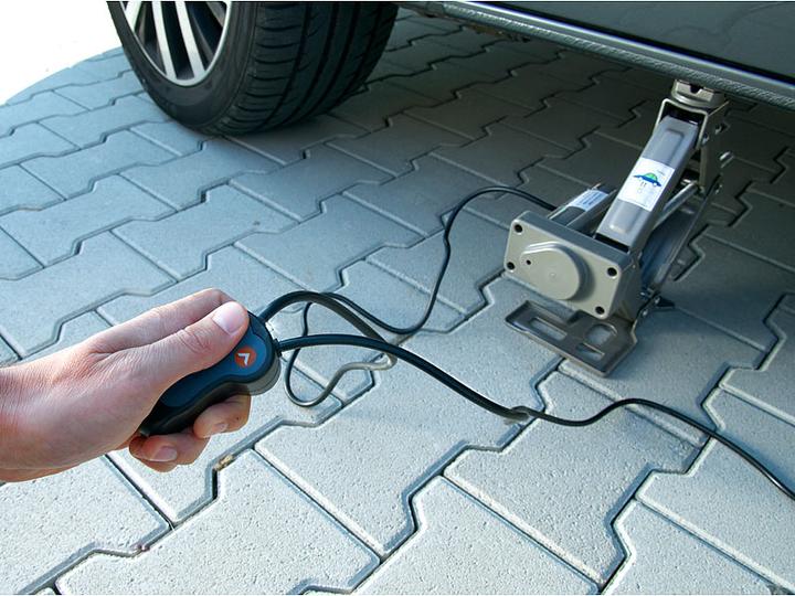 Produktbild Lescars Elektrischer Wagenheber