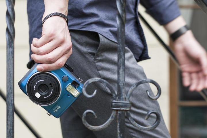 Actual product image Fujifilm Instax Mini 70