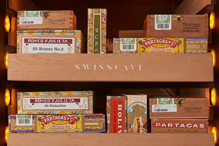 Image du produit Swisscave Premium Humidor CLB-160, 82cm, 900 cigares (900)