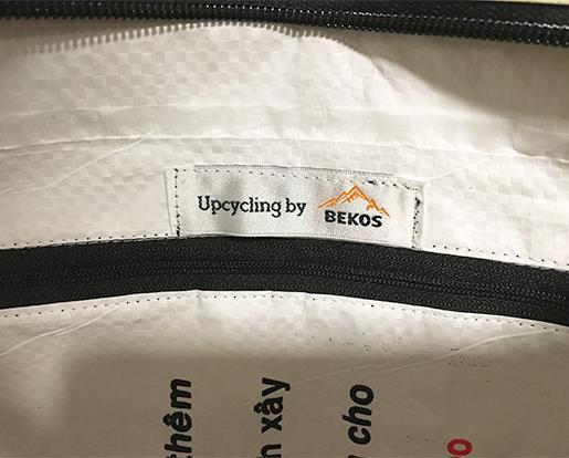 Produktbild Bekos Upcycling - Umhängetasche XL aus recycelten Säcke Patchwork Elephant
