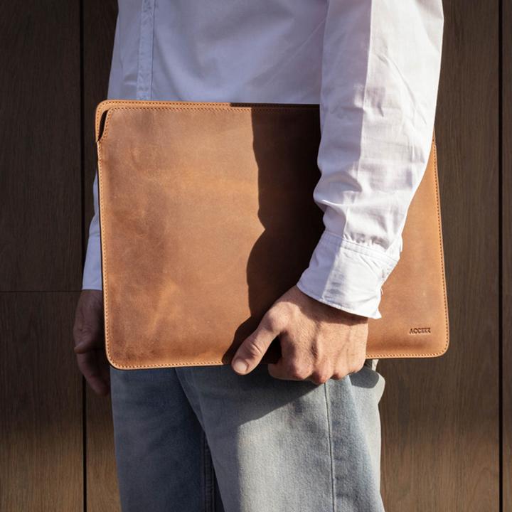 Produktbild Accezz Leather Laptop hoes MacBook 15 inch - Laptopsleeve - Cognac (15", Apple)