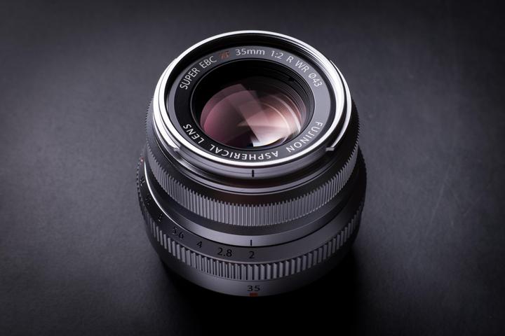 Actual product image Fujifilm Fujinon XF 35mm f/2 R WR (Fujifilm Fujinon XF, APS-C / DX)