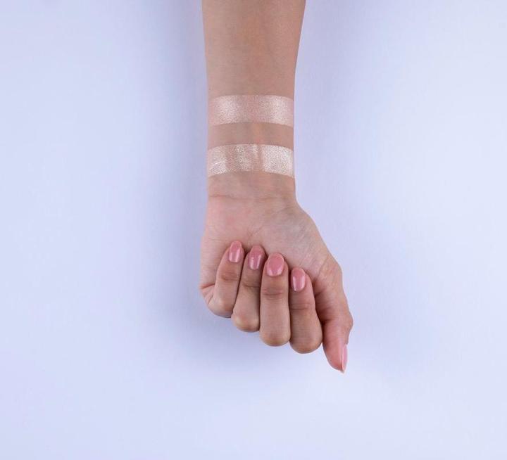 Actual product image Pupa Milano Pupa Glow Obsession Compact Highlighter pure light Effect Rose Gold (002 Rose Gold, Highlighter, 6 g)