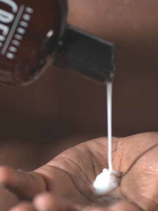 Actual product image American Crew daily moisturizing (250 ml, Liquid shampoo)