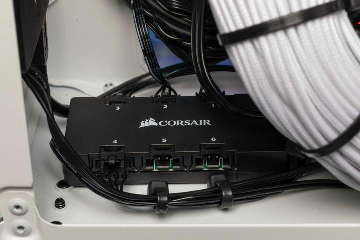 Actual product image Corsair Crystal 280X TG RGB (mATX)